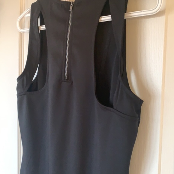 Black dress - Picture 3 of 4